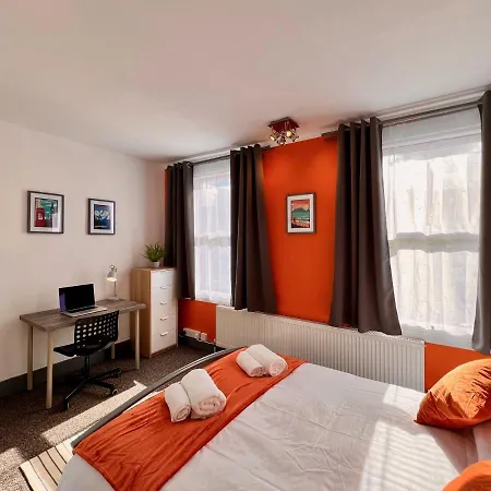 Clarence House 3 Bedrooms 8Min To Station E17 North East London